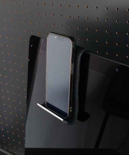 C520(シーゴーニーゼロ)の「〈C520/シーゴーニーゼロ〉フレキシブル シリコンスタンド(スマホグッズ・メンズ・ブラック/オレンジ・ONE SIZE)」の19枚目の写真