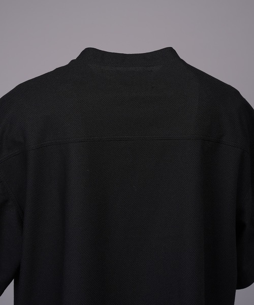 MAISON SPECIAL（メゾンスペシャル）の「《UNISEX》Birdseye Jersey Mesh Prime-Over Henry Neck Short-sleeved T-shirt/バーズアイジャージーメッシュプライムオーバーヘンリーネックショートスリーブTシャツ【MAISON SPECIAL/メゾンスペシャル】（Tシャツ/カットソー・メンズ・ライトグレー/ブラック・0/2/1）」の13枚目の写真