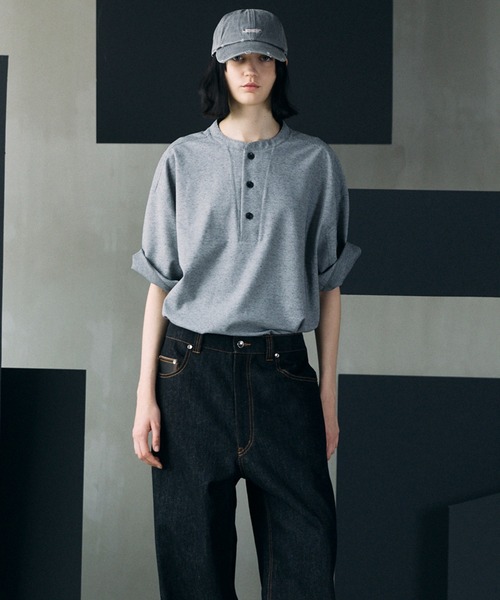 MAISON SPECIAL（メゾンスペシャル）の「《UNISEX》Birdseye Jersey Mesh Prime-Over Henry Neck Short-sleeved T-shirt/バーズアイジャージーメッシュプライムオーバーヘンリーネックショートスリーブTシャツ【MAISON SPECIAL/メゾンスペシャル】（Tシャツ/カットソー・メンズ・ライトグレー/ブラック・0/2/1）」の15枚目の写真
