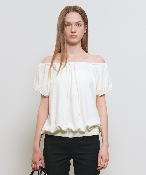 GENERAL IDEA(ジェネラルアイデア)の「【GENERAL IDEA】キャップスリーブシャーリングTシャツ / CAP SLEEVE SHIRRING T-SHIRT(Tシャツ/カットソー・レディース・ブラック/アイボリー・L/M/S)」の4枚目の写真