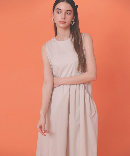 ANAYI(アナイ)の「ポンチ×タフタバックシャン ワンピース(ワンピース・レディース・ブラック/ベージュ・36/38)」の11枚目の写真
