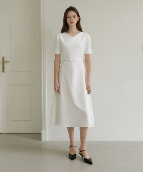 REORG(リオルグ)の「GIR TULIP NECK FLARE OPS WHITE(ワンピース・レディース・その他・SMALL/MEDIUM/LARGE)」の2枚目の写真