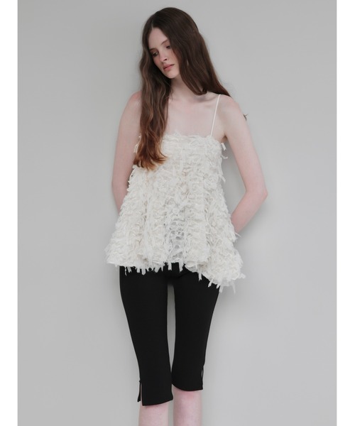 AMOMMA（アモマ）の「FRILL TEXTURE CAMI（キャミソール・レディース・ブラック/アイボリー・FREE）」の2枚目の写真