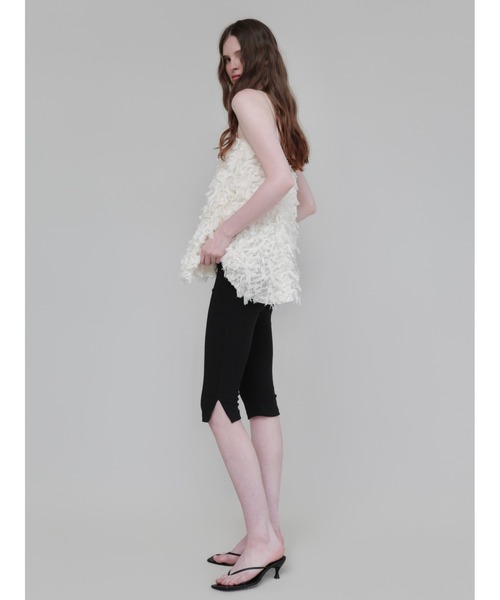 AMOMMA（アモマ）の「FRILL TEXTURE CAMI（キャミソール・レディース・ブラック/アイボリー・FREE）」の6枚目の写真