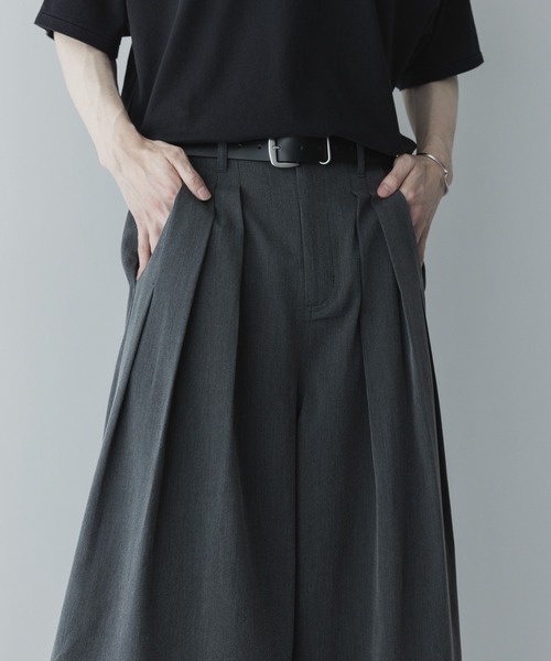 remer(リメール)の「ディープタックバギーワイドパンツ / deep tuck buggy wide PT 〈SUMMER〉(スラックス・メンズ・ダークグレー/ブラック・MEDIUM/X-SMALL/SMALL/LARGE)」の6枚目の写真