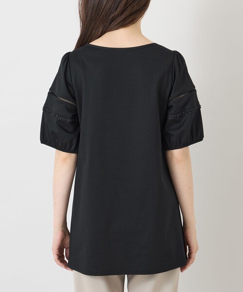TO BE CHIC(トゥー ビー シック)の「ハイゲージポンチ レーススリーブチュニック(Tシャツ/カットソー・レディース・オフホワイト/ブラック・40)」の7枚目の写真