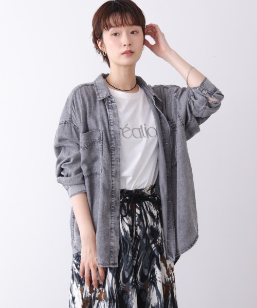 Bou Jeloud(ブージュルード)の「パウダーシルクデニムブラウス(シャツ/ブラウス・レディース・サックスブルー/グレー・38)」の1枚目の写真