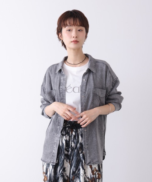 Bou Jeloud(ブージュルード)の「パウダーシルクデニムブラウス(シャツ/ブラウス・レディース・サックスブルー/グレー・38)」の6枚目の写真