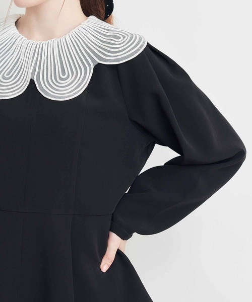 PICCIN PERLA(ピッチンペルラ)の「エンブロイダリーカラーペプラムブラウス(シャツ/ブラウス・レディース・ブラック・M)」の13枚目の写真