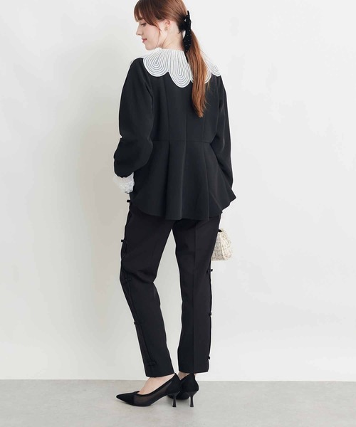 PICCIN PERLA(ピッチンペルラ)の「エンブロイダリーカラーペプラムブラウス(シャツ/ブラウス・レディース・ブラック・M)」の7枚目の写真