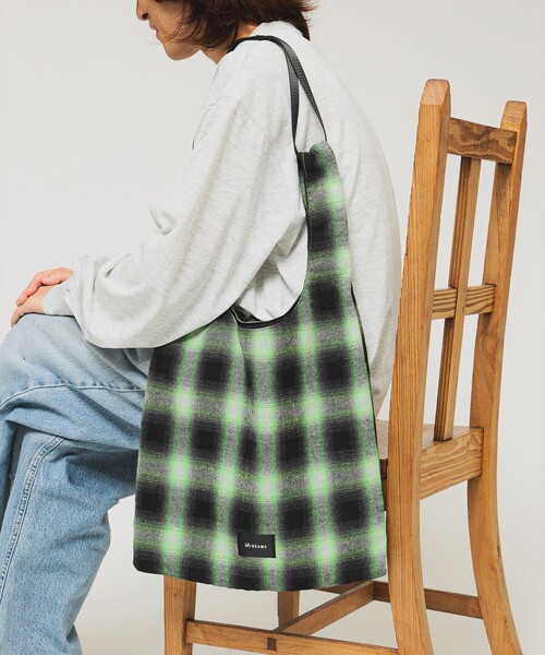 bpr BEAMS(ビーピーアール ビームス )の「オンブレチェック ショッパーL(ショルダーバッグ・レディース・パープル/グリーン/イエロー・ONE SIZE)」の1枚目の写真