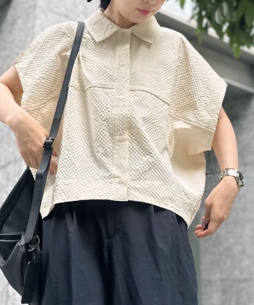 Human 2nd Occasion(ヒューマンセカンドオケージョン)の「シアーサッカー リラクシーシャツ(シャツ/ブラウス・レディース・ブラック/ナチュラル・FREE)」の2枚目の写真