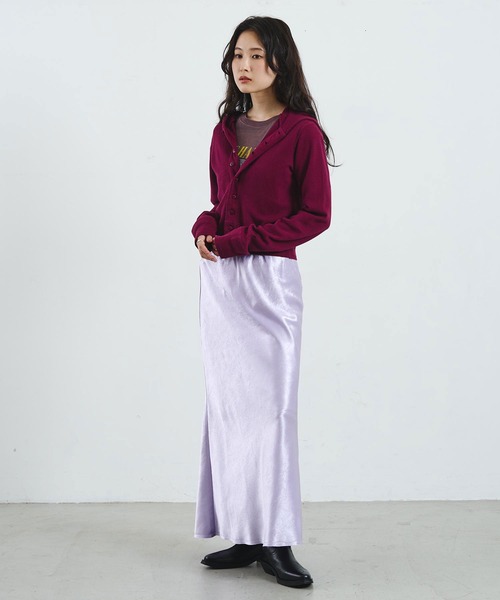ROSE BUD(ローズバッド)の「CREOLME/SATIN LONG SKIRT(スカート・レディース・パープル/オフホワイト/ネイビー・S/M)」の7枚目の写真