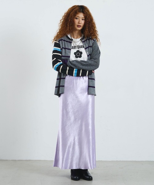ROSE BUD(ローズバッド)の「CREOLME/SATIN LONG SKIRT(スカート・レディース・パープル/オフホワイト/ネイビー・S/M)」の11枚目の写真