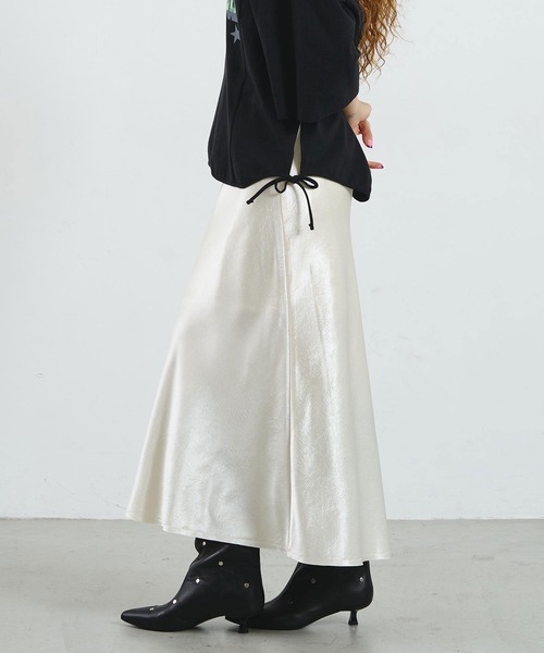 ROSE BUD(ローズバッド)の「CREOLME/SATIN LONG SKIRT(スカート・レディース・パープル/オフホワイト/ネイビー・S/M)」の16枚目の写真