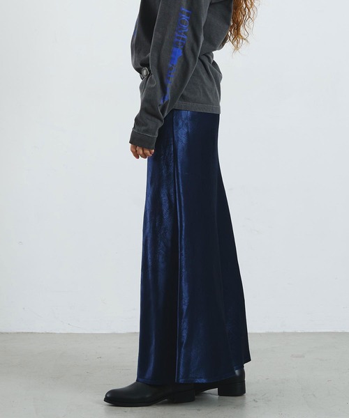 ROSE BUD(ローズバッド)の「CREOLME/SATIN LONG SKIRT(スカート・レディース・パープル/オフホワイト/ネイビー・S/M)」の22枚目の写真