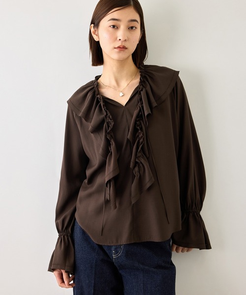 ROPE'（ロペ）の「【J'aDoRe・一部店舗限定サイズ】2WAYラッフルフリルブラウス(襟取り外し可能 )/イージーケア（シャツ/ブラウス・レディース・ダークブラウン/ホワイト/ベージュ・38）」の19枚目の写真