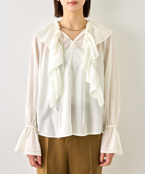 ROPE'（ロペ）の「【J'aDoRe・一部店舗限定サイズ】2WAYラッフルフリルブラウス(襟取り外し可能 )/イージーケア（シャツ/ブラウス・レディース・ダークブラウン/ホワイト/ベージュ・38）」の8枚目の写真