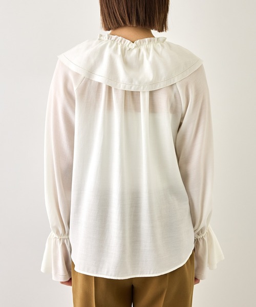 ROPE'（ロペ）の「【J'aDoRe・一部店舗限定サイズ】2WAYラッフルフリルブラウス(襟取り外し可能 )/イージーケア（シャツ/ブラウス・レディース・ダークブラウン/ホワイト/ベージュ・38）」の10枚目の写真