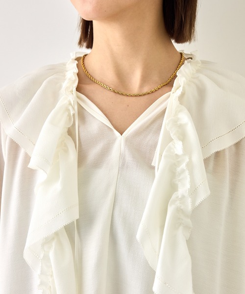 ROPE'（ロペ）の「【J'aDoRe・一部店舗限定サイズ】2WAYラッフルフリルブラウス(襟取り外し可能 )/イージーケア（シャツ/ブラウス・レディース・ダークブラウン/ホワイト/ベージュ・38）」の11枚目の写真