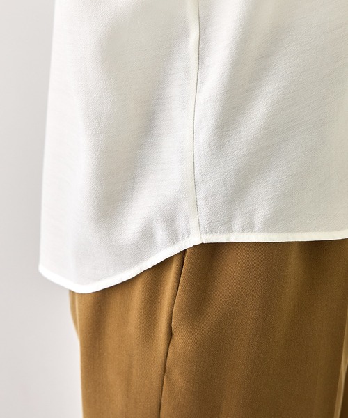 ROPE'（ロペ）の「【J'aDoRe・一部店舗限定サイズ】2WAYラッフルフリルブラウス(襟取り外し可能 )/イージーケア（シャツ/ブラウス・レディース・ダークブラウン/ホワイト/ベージュ・38）」の13枚目の写真