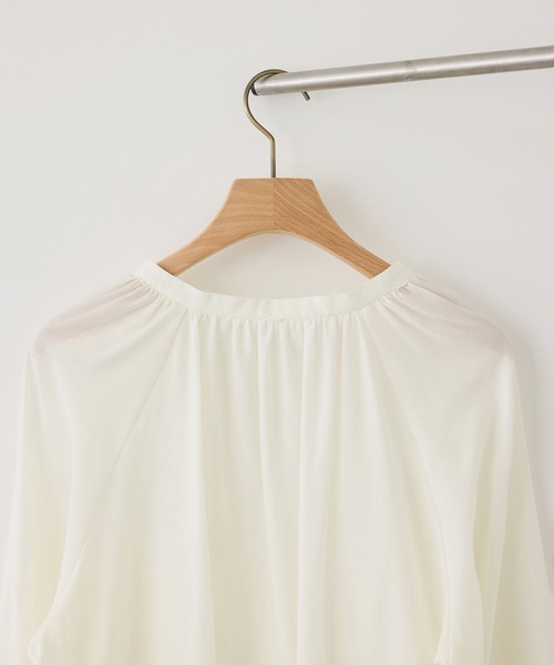 ROPE'（ロペ）の「【J'aDoRe・一部店舗限定サイズ】2WAYラッフルフリルブラウス(襟取り外し可能 )/イージーケア（シャツ/ブラウス・レディース・ダークブラウン/ホワイト/ベージュ・38）」の6枚目の写真