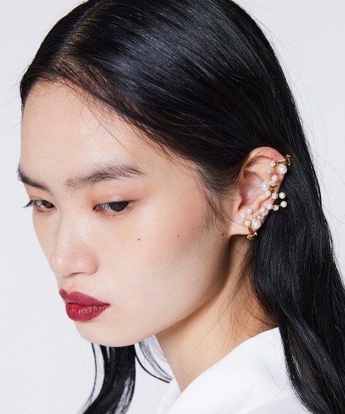 DOUBLE STANDARD CLOTHING(ダブルスタンダードクロージング)の「パールクラスターイヤーカフ(イヤリング・レディース・ホワイト×ゴールド・FREE)」の7枚目の写真