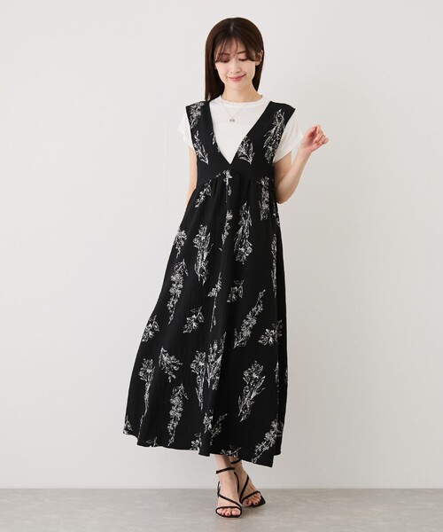 Jayro(ジャイロ)の「Vネック花柄ワンピース(ワンピース・レディース・ホワイト系その他4/ブラック系その他・M)」の5枚目の写真