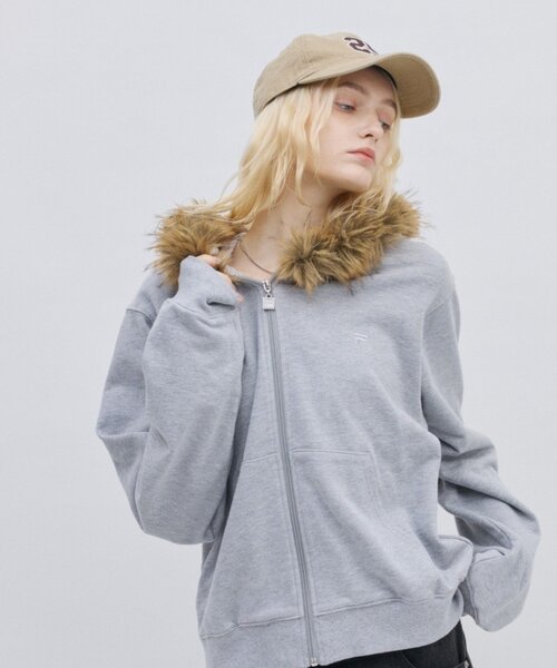 FILA(フィラ)の「【 FILA 別注 】裏毛ファーフードジップパーカー(パーカー・レディース・グレー/ネイビー・LARGE/MEDIUM)」の22枚目の写真
