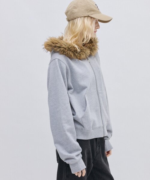 FILA(フィラ)の「【 FILA 別注 】裏毛ファーフードジップパーカー(パーカー・レディース・グレー/ネイビー・LARGE/MEDIUM)」の14枚目の写真