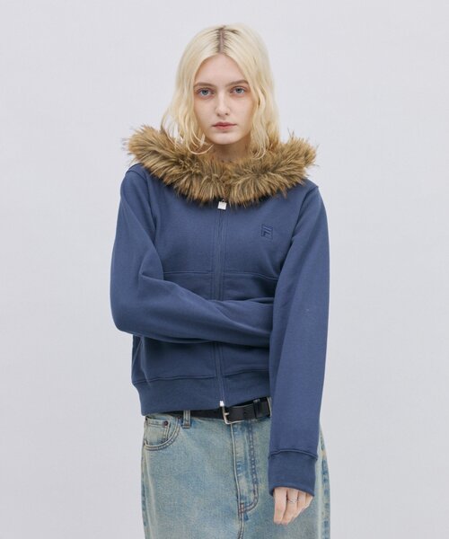 FILA(フィラ)の「【 FILA 別注 】裏毛ファーフードジップパーカー(パーカー・レディース・グレー/ネイビー・LARGE/MEDIUM)」の8枚目の写真