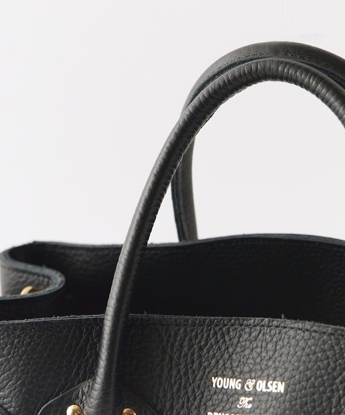 YOUNG&OLSEN The DRYGOODS STORE(ヤングアンドオルセン)の「YOUNG & OLSEN/ヤングアンドオルセン EMBOSSED LEATHER BELTED TOTE S エンボスレザー ベルテッド トートバッグ 2026年 夏 夏服(トートバッグ・メンズ・ブラック/ベージュ・FREE)」の6枚目の写真