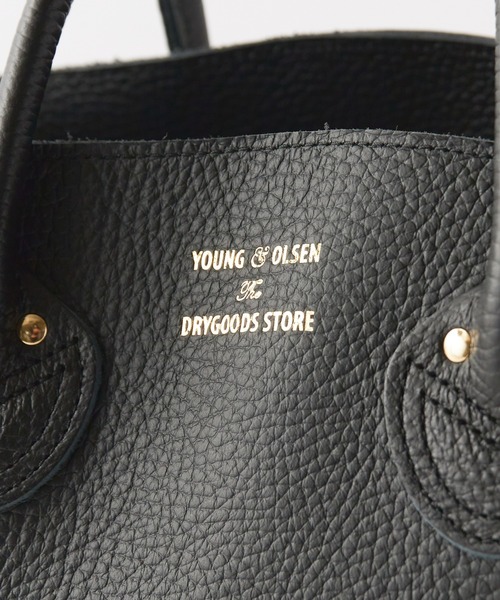 YOUNG&OLSEN The DRYGOODS STORE(ヤングアンドオルセン)の「YOUNG & OLSEN/ヤングアンドオルセン EMBOSSED LEATHER BELTED TOTE S エンボスレザー ベルテッド トートバッグ 2026年 夏 夏服(トートバッグ・メンズ・ブラック/ベージュ・FREE)」の7枚目の写真