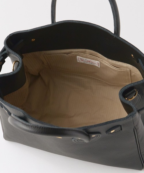 YOUNG&OLSEN The DRYGOODS STORE(ヤングアンドオルセン)の「YOUNG & OLSEN/ヤングアンドオルセン EMBOSSED LEATHER BELTED TOTE S エンボスレザー ベルテッド トートバッグ 2026年 夏 夏服(トートバッグ・メンズ・ブラック/ベージュ・FREE)」の11枚目の写真