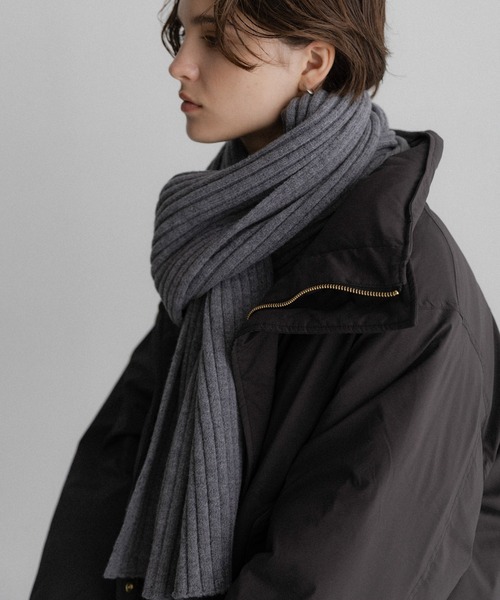 URBAN RESEARCH Sonny Label(アーバンリサーチサニーレーベル)の「リブニットマフラー(マフラー・レディース・ブラウン/グレー/ブルー/アイボリー・ONE)」の2枚目の写真