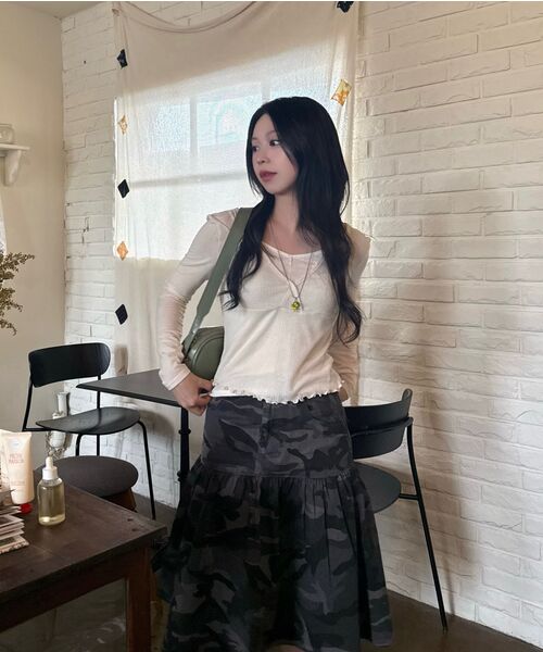 TOFFEE WOMEN(トフィーウィメン)の「W バックフラップフレアスカート (チャコール)(スカート・レディース・その他・SMALL/LARGE/MEDIUM)」の7枚目の写真