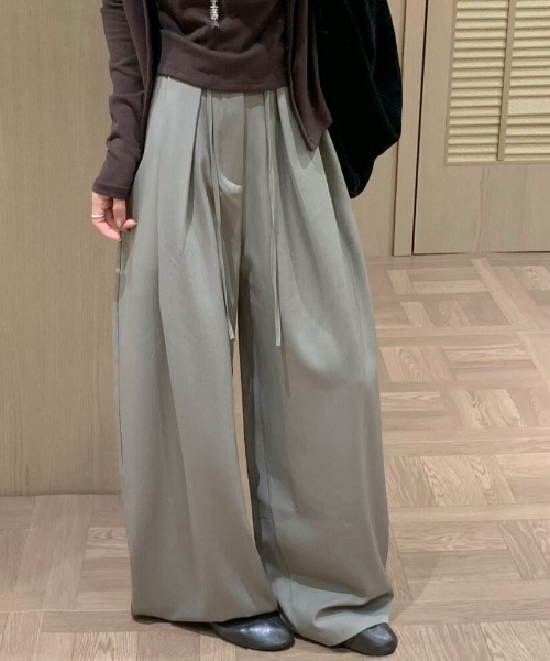 FLINEA(フリネア)の「プリーツリボンリラックスパンツ(その他パンツ・レディース・チャコールグレー/ブラック/ベージュ・FREE)」の3枚目の写真