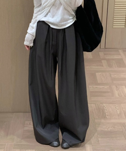 FLINEA(フリネア)の「プリーツリボンリラックスパンツ(その他パンツ・レディース・チャコールグレー/ブラック/ベージュ・FREE)」の9枚目の写真