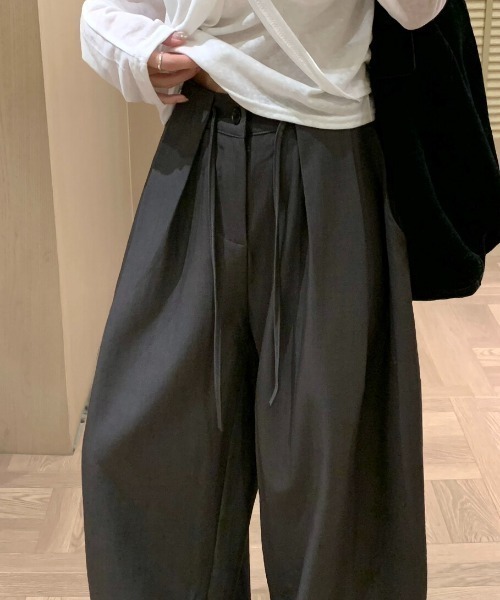 FLINEA(フリネア)の「プリーツリボンリラックスパンツ(その他パンツ・レディース・チャコールグレー/ブラック/ベージュ・FREE)」の11枚目の写真