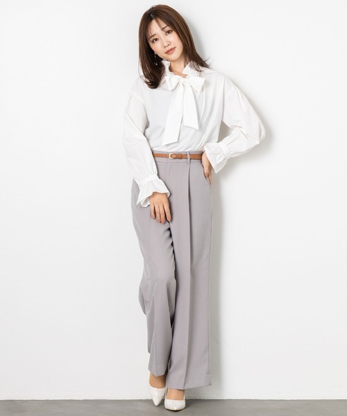 MAISONCOMFY (メゾンコンフィ)の「【ボウタイフリルブラウス】ハレの日もいつもの日も着たい上品ブラウス(シャツ/ブラウス・レディース・ネイビー/キャメル/ホワイト・L/M)」の4枚目の写真