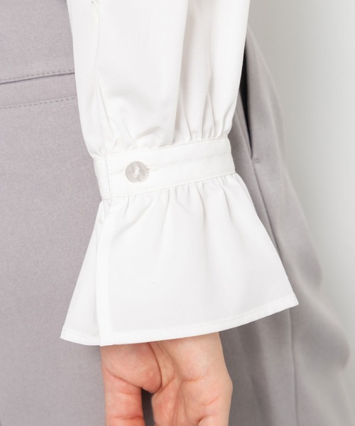 MAISONCOMFY (メゾンコンフィ)の「【ボウタイフリルブラウス】ハレの日もいつもの日も着たい上品ブラウス(シャツ/ブラウス・レディース・ネイビー/キャメル/ホワイト・L/M)」の21枚目の写真