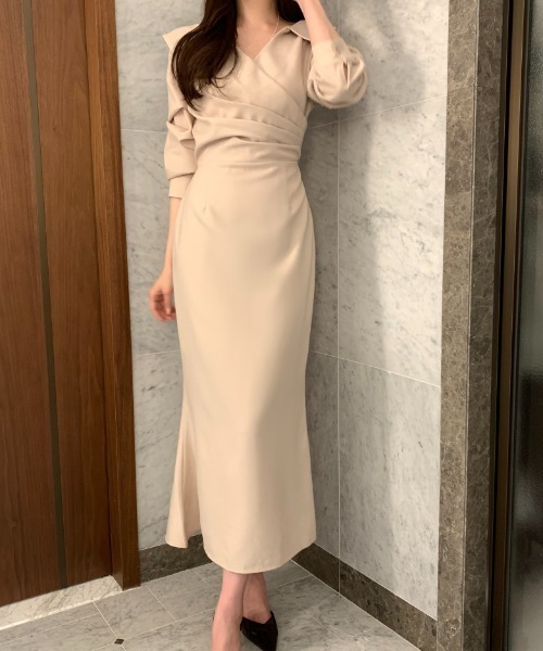 FAVORITO(ファヴォリート)の「襟付きウエストマークワンピース(ワンピース・レディース・ブラック/ベージュ/グリーン・F)」の1枚目の写真