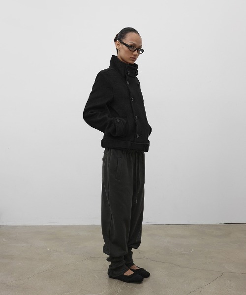BLACKUP（ブラックアップ）の「[MADE] モルテダブルボタンスリムショートコート（その他アウター・レディース・チャコール/ブラック・MEDIUM/SMALL）」の4枚目の写真