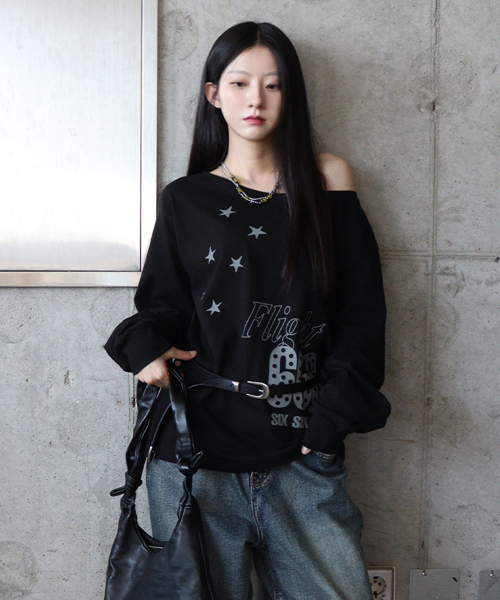 DEFYCLUBROBBERS(ディファイクラブロバース)の「FLIGHT 666 ボートネック ワンショルダー ロングスリーブ ブラック(Tシャツ/カットソー・レディース・その他・FREE)」の1枚目の写真