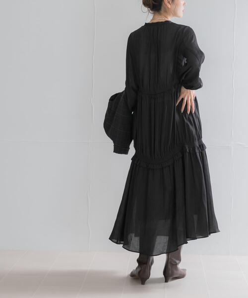 URBAN RESEARCH ROSSO WOMEN(アーバンリサーチ ロッソ)の「ボリュームギャザーロングワンピース(ワンピース・レディース・ブラック/ブラウン・FREE)」の17枚目の写真