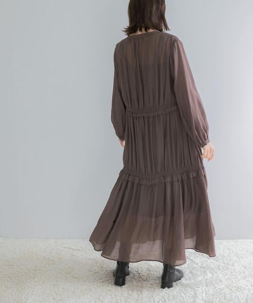 URBAN RESEARCH ROSSO WOMEN(アーバンリサーチ ロッソ)の「ボリュームギャザーロングワンピース(ワンピース・レディース・ブラック/ブラウン・FREE)」の5枚目の写真