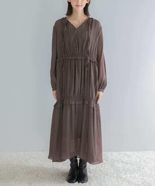 URBAN RESEARCH ROSSO WOMEN(アーバンリサーチ ロッソ)の「ボリュームギャザーロングワンピース(ワンピース・レディース・ブラック/ブラウン・FREE)」の7枚目の写真