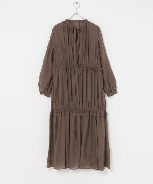 URBAN RESEARCH ROSSO WOMEN(アーバンリサーチ ロッソ)の「ボリュームギャザーロングワンピース(ワンピース・レディース・ブラック/ブラウン・FREE)」の3枚目の写真