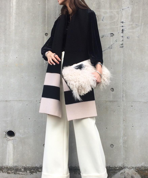 PELLICO（ペリーコ）の「PELLICO / ANELLI REVERSE TIBET LAMB FUR（クラッチバッグ・レディース・ホワイト/ブラック・FREE）」の8枚目の写真