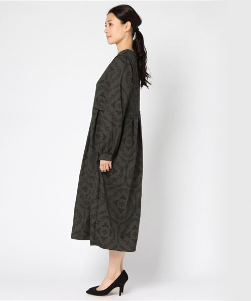 merlot plus（メルロープリュス）の「はちバロック柄ワンピース7226（ワンピース・レディース・ブラック/パープル/オレンジ・FREE）」の7枚目の写真